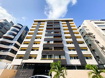 Apartamento na Ponta Verde 130 m� . Varanda � 253 metros mar